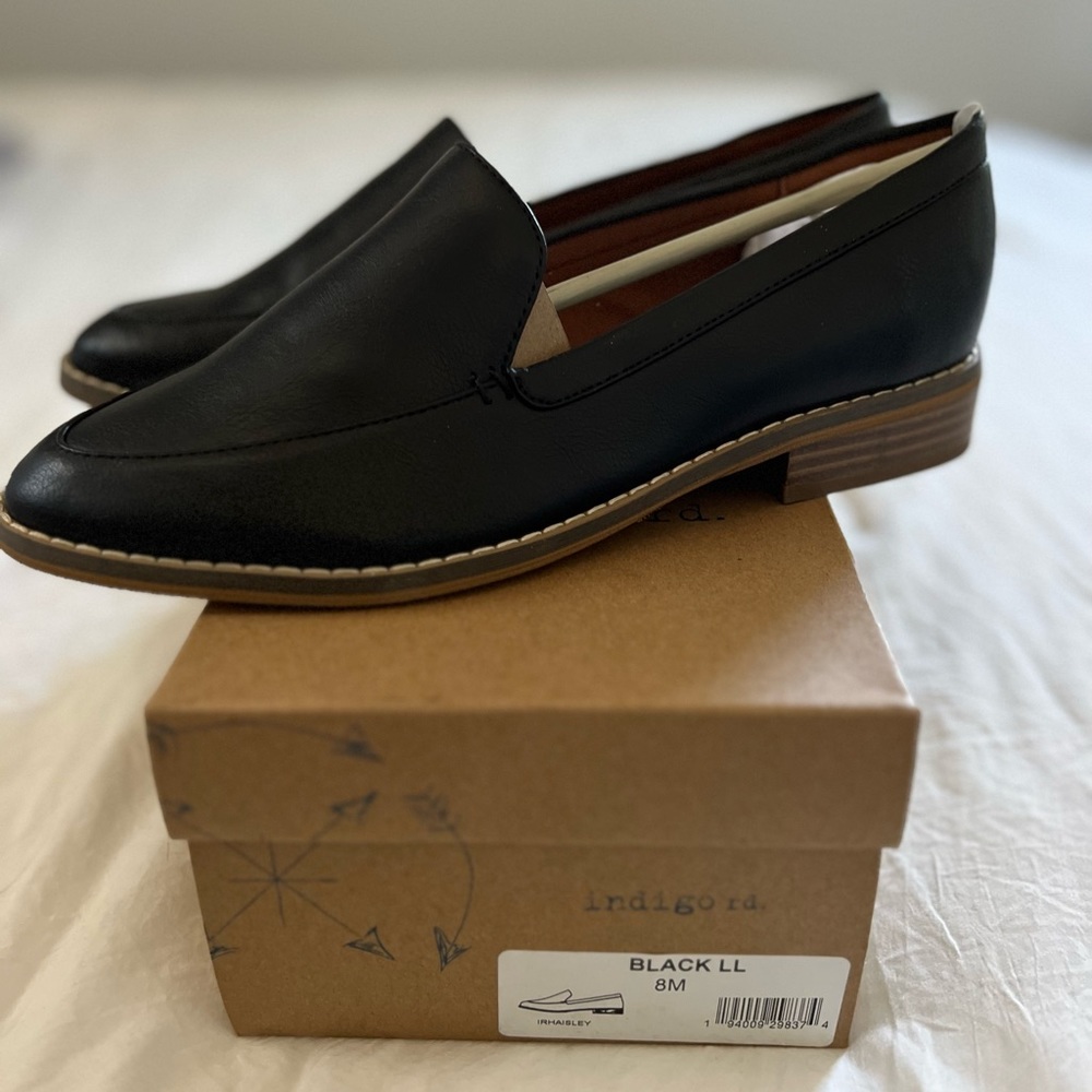 Indiago rd Black loafer flats